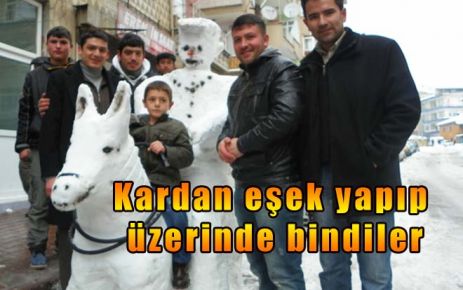 Kardan eşek yapıp üzerinde bindiler 