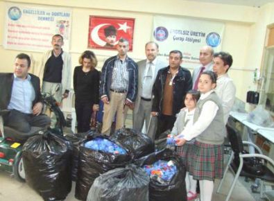 Küçük yüreklerden büyük destek