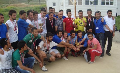 KÜ?DE PLAJ FUTBOLU BİR BAŞKA