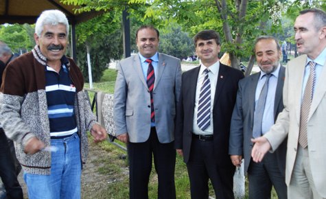 MİLLETİMİZ SAADET HEYECANI YAŞIYOR