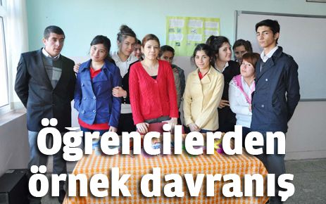  Öğrencilerden örnek davranış