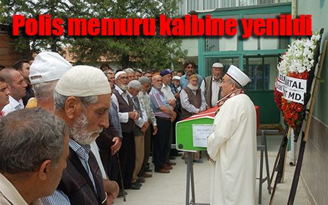 Polis Memuru kalbine yenildi