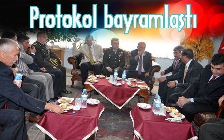 Protokol bayramlaştı