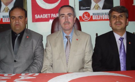 SAADET GELİYOR