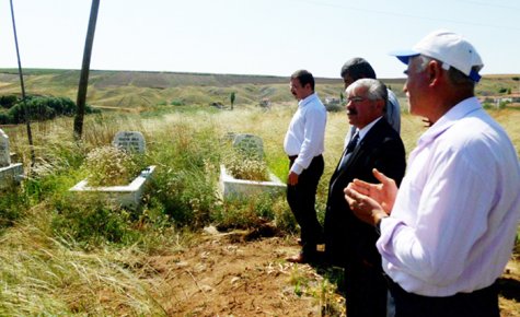 ŞEHİT MEZARLIKLARINA BAKIM YAPILDI