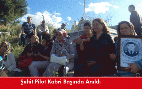 Şehit Pilot Kabri Başında Anıldı