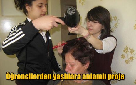 Yaşlılara saç bakımı yaptılar